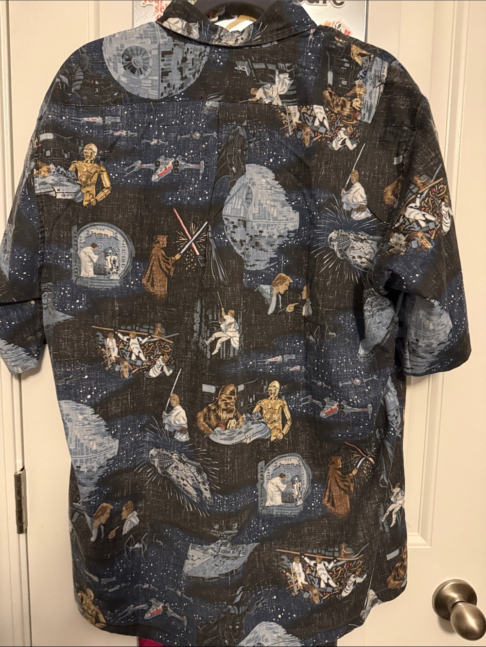 Star Wars Reyn Spooner Black Graphic Short-Sleeve Button-Up Shirt - Picture 6 of 8